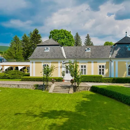 Pronay-kastely Guest house 3*