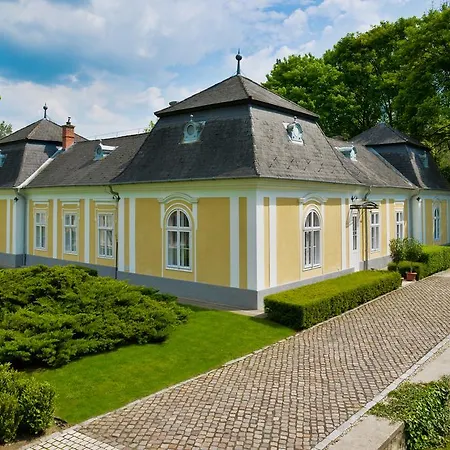 Pronay-kastely Guest house