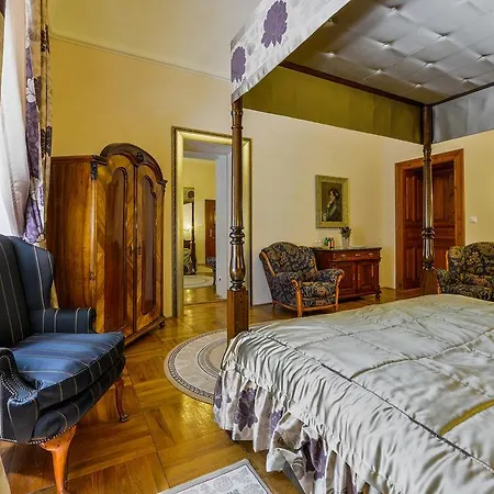 Prónay-kastély 3*
